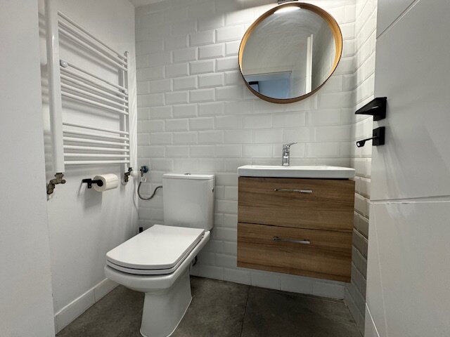 1 Mai - exclusive office building