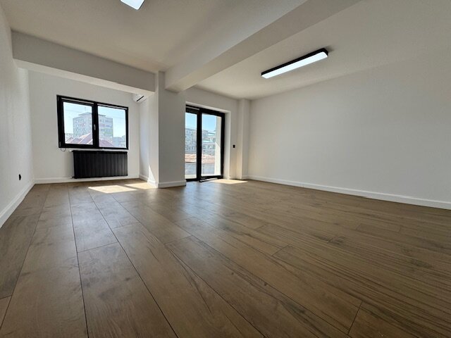 1 Mai - exclusive office building